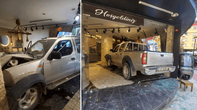 Manisa’da pikap otomobile çarpıp mobilya mağazasına girdi: İki kişi yaralandı