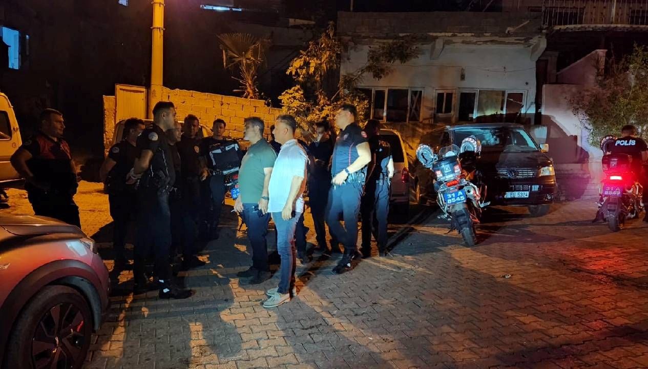 Husumetli aileler çatıştı, bir kadın öldü