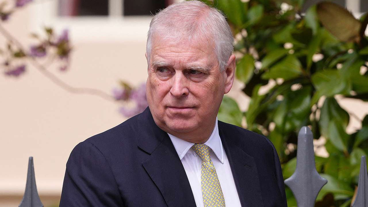 Prens Andrew, ‘prens’ unvanını kaybetti ve Kraliyet Locası’ndan ayrılıyor