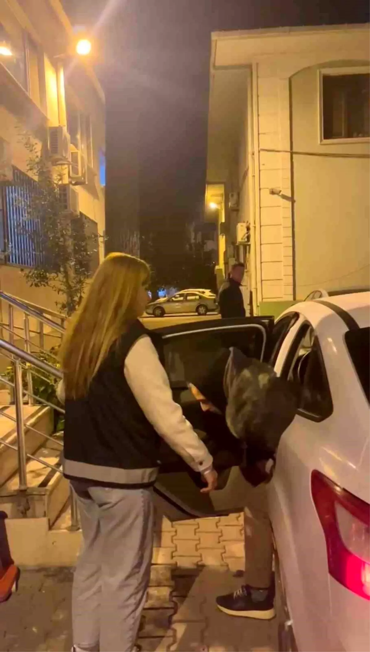 Bursa’da Kadın İşletmeci Müşterilerin Kimlik Bilgileriyle Kredi Çekti