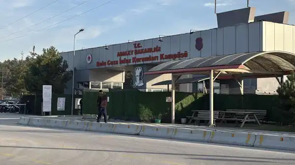 Cezaevinde dehşet: Görüşe gelen 4 yaşındaki kızını ağır yaraladı! Hastaneden açıklama geldi