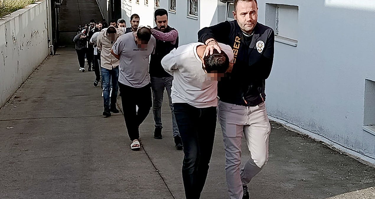 Gelen mesajla neye uğradıklarını şaşırdılar