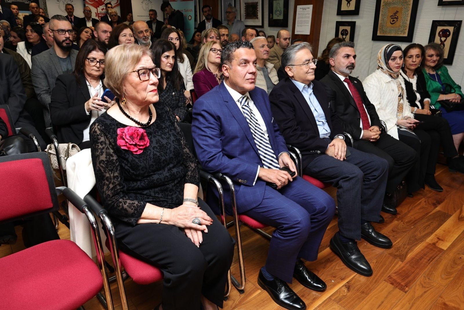 İngiltere’deki başarılı Türkler Zirvedekiler kitabında buluştu