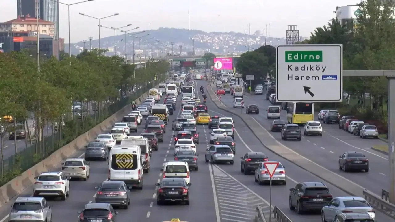 Milyonlarca sürücüyü ilgilendiriyor… Zorunlu kış lastiği uygulaması yarın başlıyor!