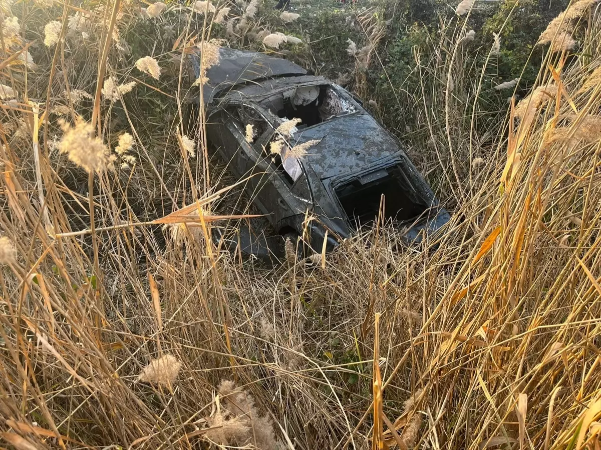 Niksar’da Otomobil Devrildi: 2 Ölü, 1 Yaralı