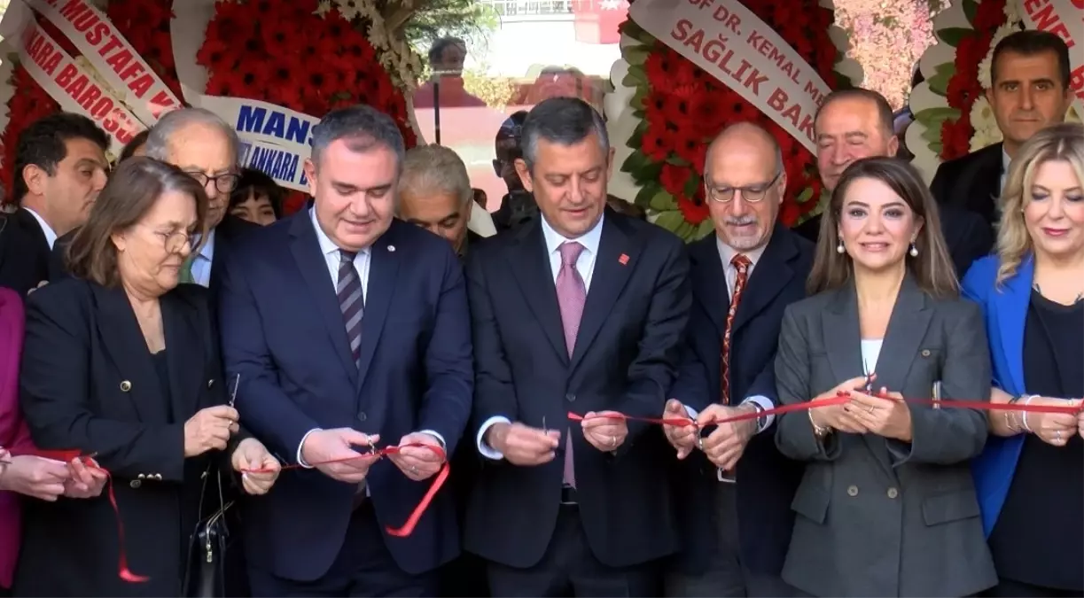 Özgür Özel, Eczacılık Müzesi’nin Açılışını Yaptı