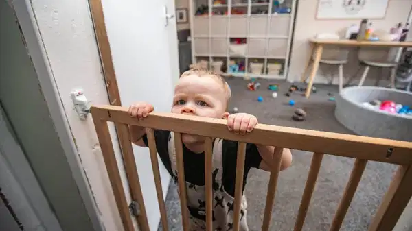 Pika sendromu: ‘Bir yaşındaki oğlum kitap, oyuncak, masa ve beşiğini yiyor’