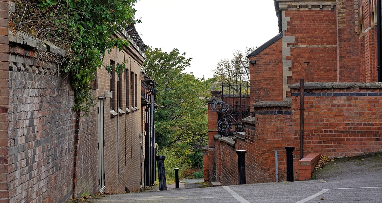 Yıllarca önce terk edilmişti şimdi herkes akın ediyor
