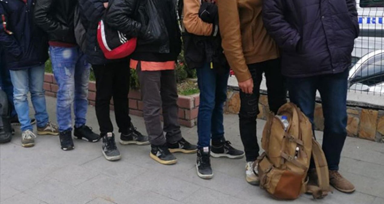 2 ilde 15 düzensiz göçmen yakalandı, geri gönderildi