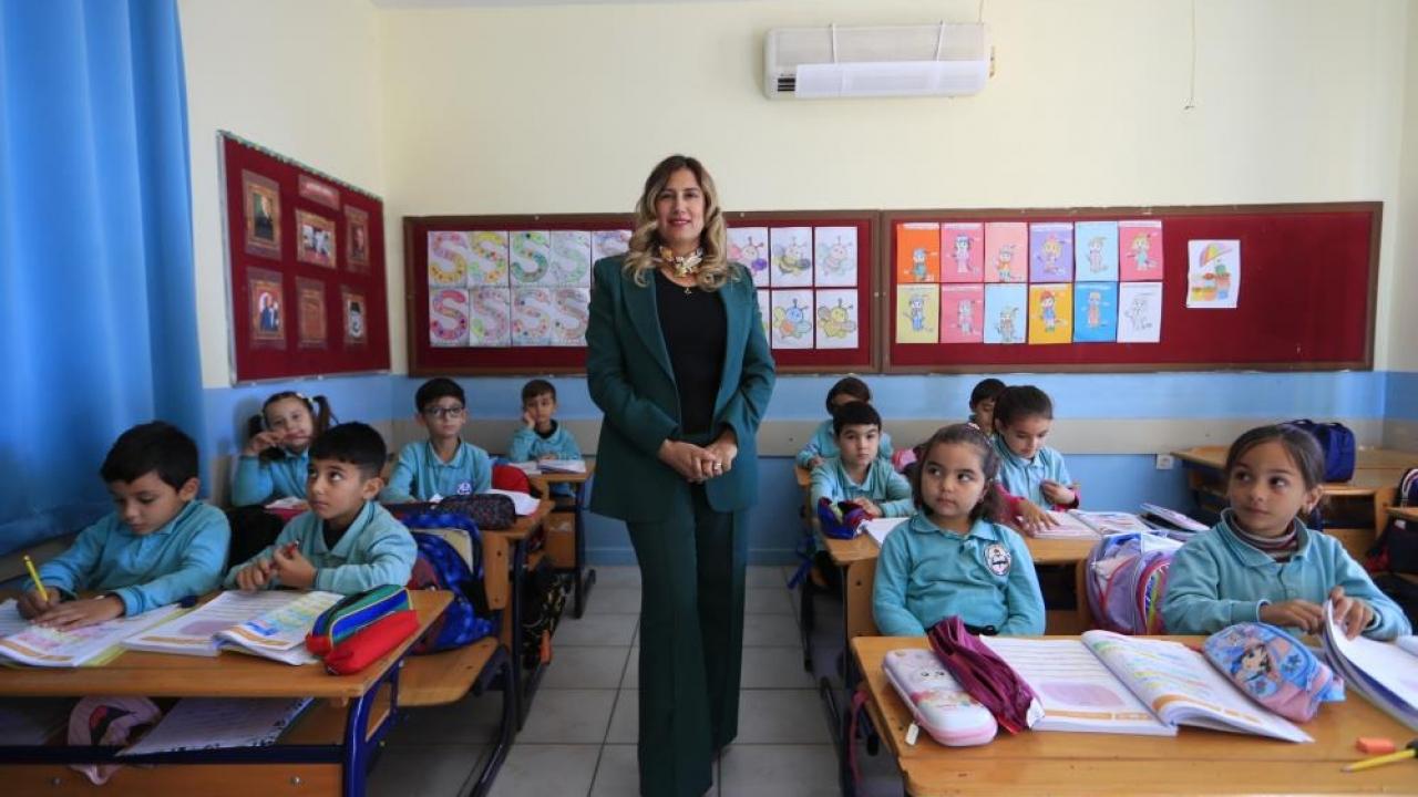 ‘Ceketimi satarım, yine seni okuturum’ diyen babanın kızı eğitim dünyasının Nobeli’ne aday