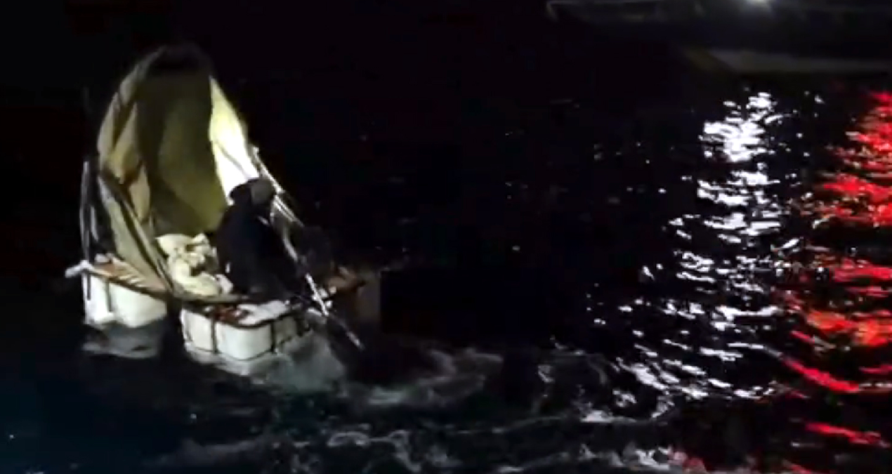 Dünya, bidonlardan yaptığı sal ile Afrika’dan Avrupa’ya geçen göçmeni konuşuyor