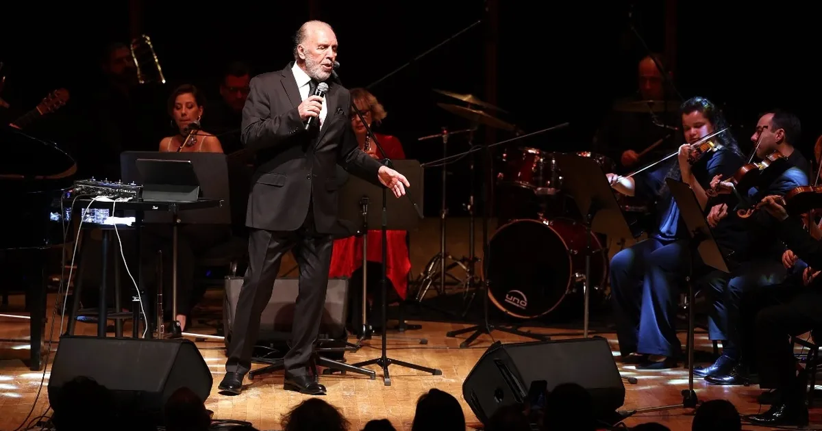 Fatih Erkoç söyledi İzmirliler eşlik etti