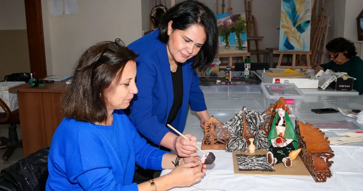 İzmir Çiğli’de kadınlar geleneksel sanatı geleceğe taşıyor