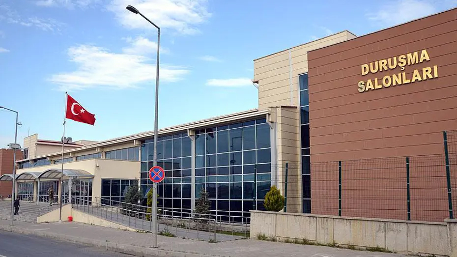 İstanbul Barosu davası. İbrahim Kaboğlu ve yönetim kurulu üyeleri  beraat etti