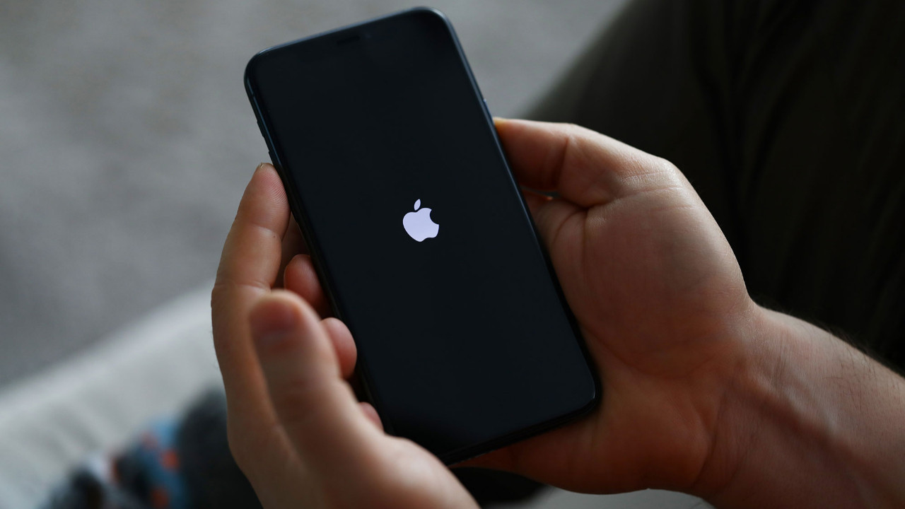 iPhone 20 ile yeni bir devir başlıyor: Tam ekran hayali gerçek mi oluyor?