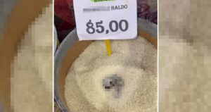 mide-bulandiran-goruntuler-acikta-satilan-pirincin-icinden-cikti-YucBFsUN