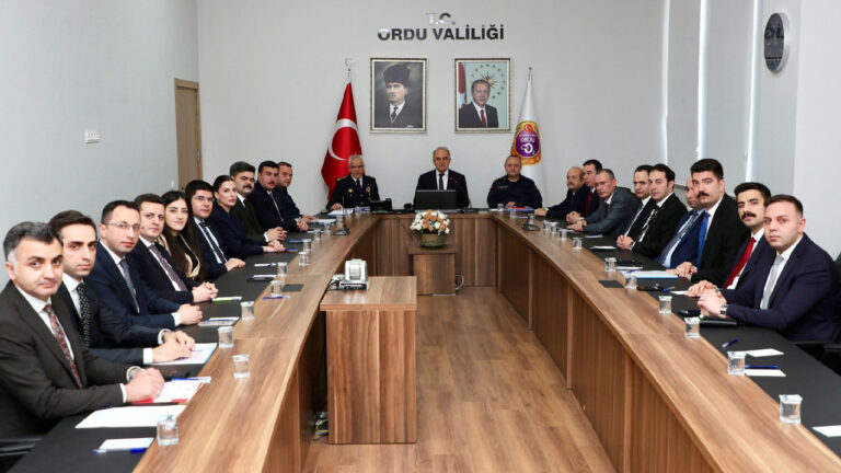 vali-eroldan-gundeme-dair-onemli-aciklamalar-vzv2eMPX