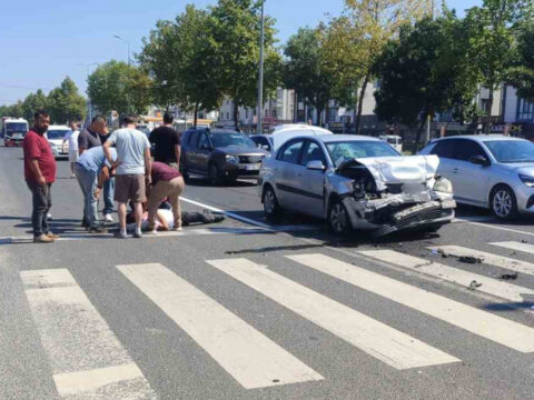 Isikli kavsakta 2 otomobil carpisti 1 yarali ziE3xpNB