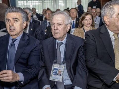 Mahmut uslu dahil 7 yonetici istifa etti fenerbahcede yonetim kurulu yeniden sekillendi N5nsX3k5